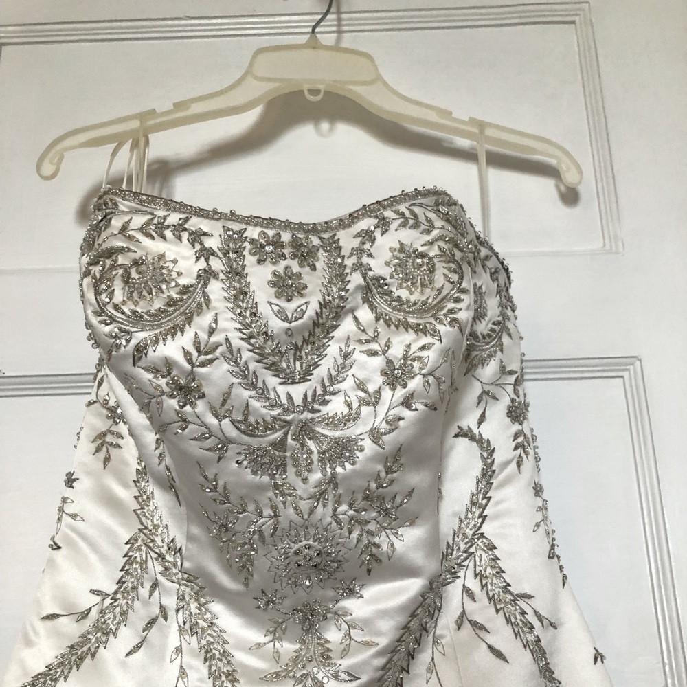 Casablanca Bridal wedding gown. Size 12.